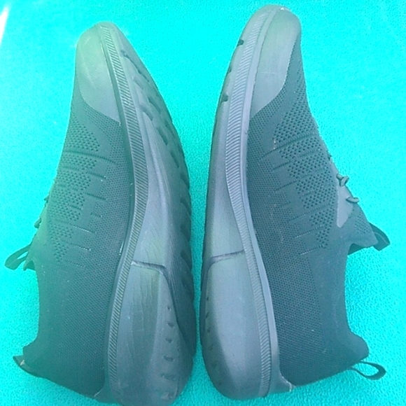 Skechers Relaxed Fit Memory Foam Men  Slip on - Picture 3 of 6